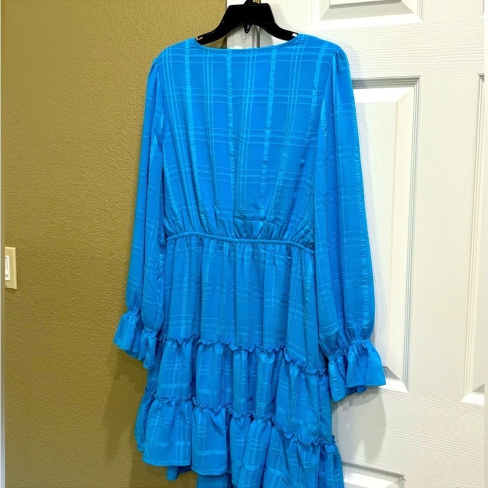 Inspired Hearts Dress
Turquoise Oasis
Viscose Metallic size 2X - Picture 3 of 8